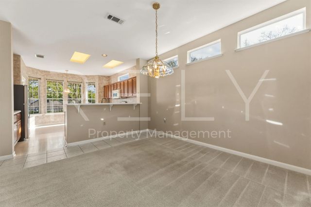 280 Whispering Wind DR, Georgetown, TX 78633