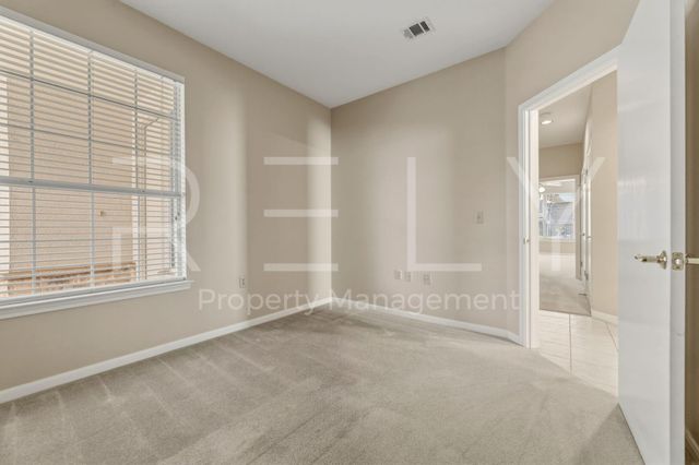 280 Whispering Wind DR, Georgetown, TX 78633