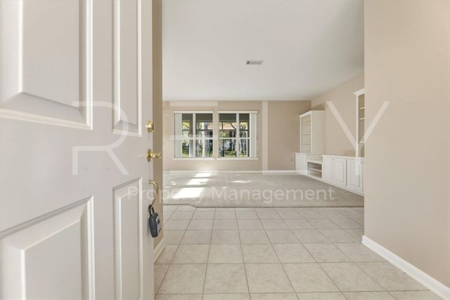 280 Whispering Wind DR, Georgetown, TX 78633