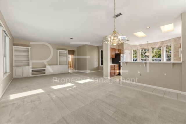 280 Whispering Wind DR, Georgetown, TX 78633