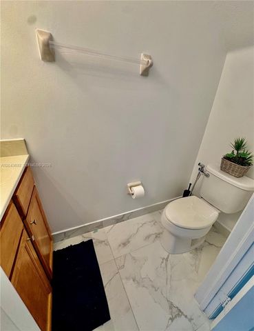 8805 W 35th Ave, Hialeah, FL 33018
