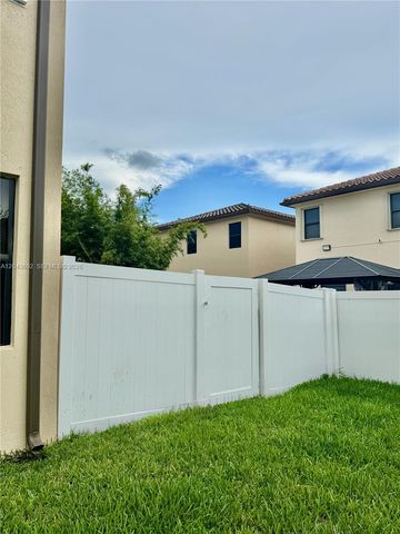 8805 W 35th Ave, Hialeah, FL 33018