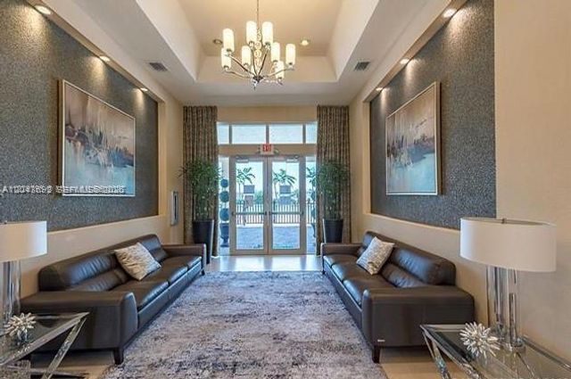 8805 W 35th Ave, Hialeah, FL 33018