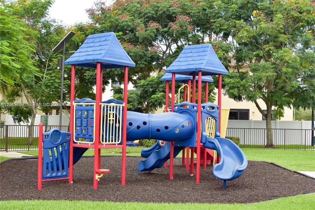 8805 W 35th Ave, Hialeah, FL 33018