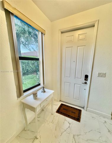 8805 W 35th Ave, Hialeah, FL 33018