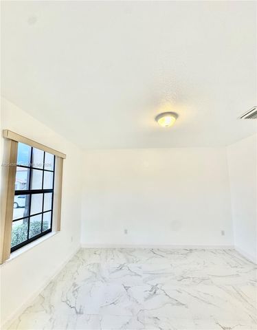 8805 W 35th Ave, Hialeah, FL 33018