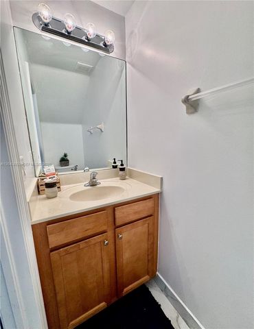 8805 W 35th Ave, Hialeah, FL 33018