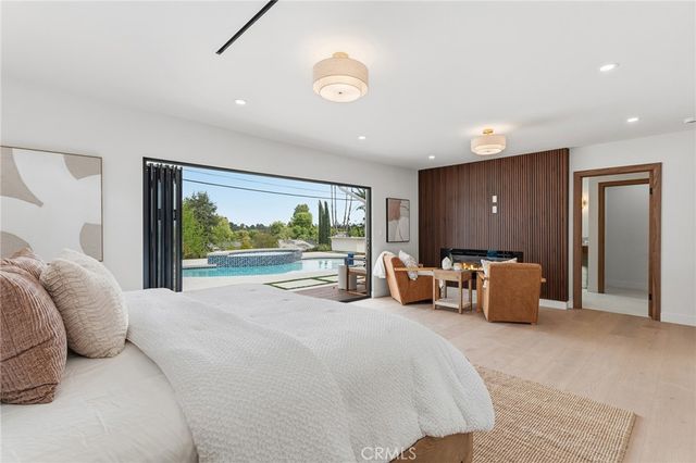 23925 Crosson Drive, Woodland Hills, CA 91367