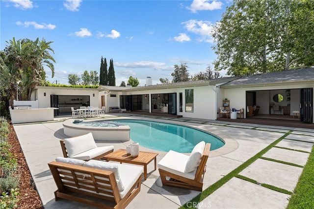 23925 Crosson Drive, Woodland Hills, CA 91367