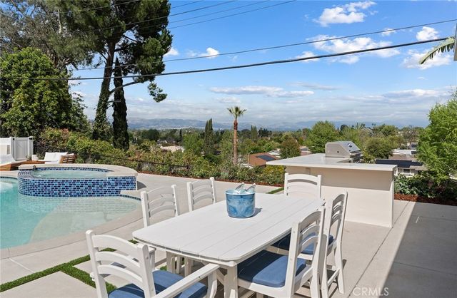 23925 Crosson Drive, Woodland Hills, CA 91367
