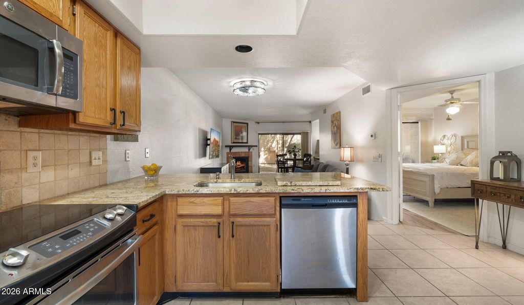 8651 E ROYAL PALM Road 127, Scottsdale, AZ 85258 — photo 2