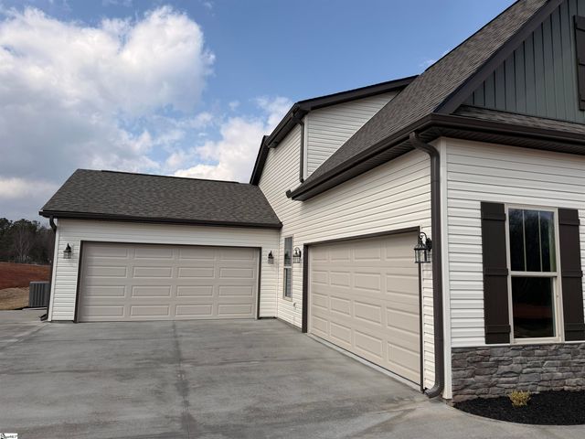 202 Old Glory Court, Pickens, SC 29671