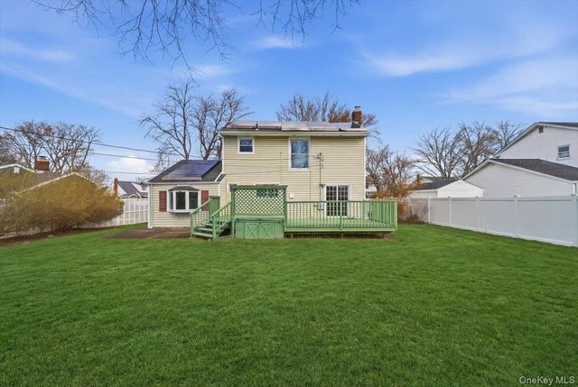 6 Arden Lane, Commack, NY 11725