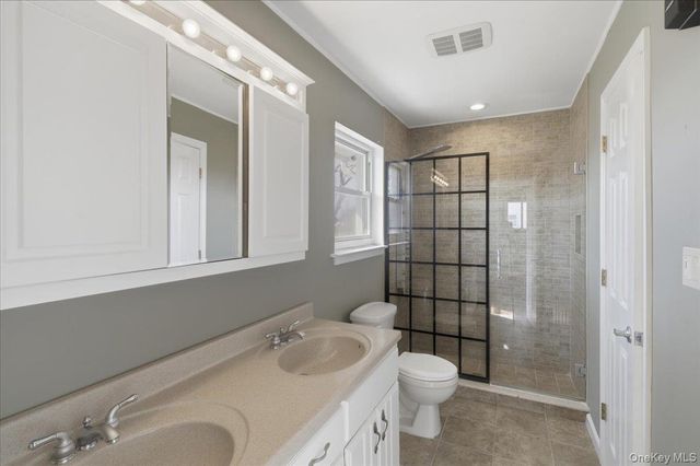 6 Arden Lane, Commack, NY 11725