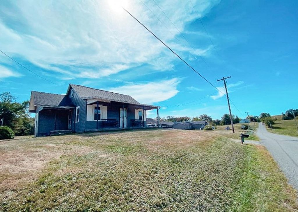 336 Walkchalk Rd, East Franklin Twp, PA 16201