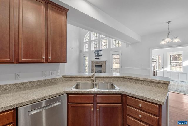 236 DEER RUN DR, Zion Crossroads, VA 22942