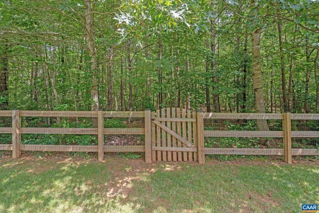 236 DEER RUN DR, Zion Crossroads, VA 22942