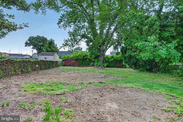 22 W 4TH AVE, Runnemede, NJ 08078