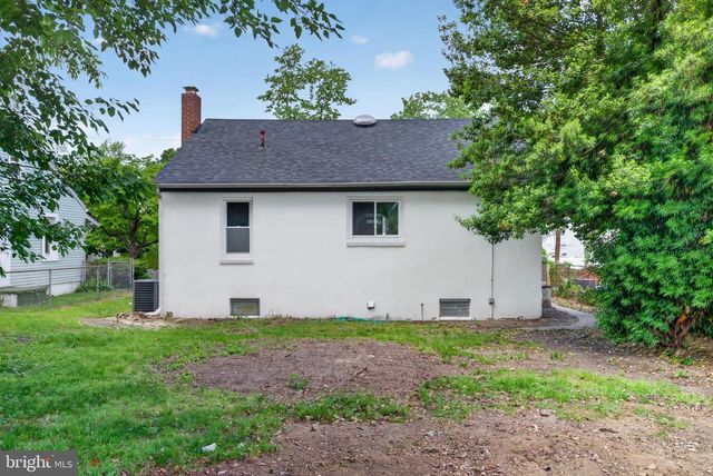 22 W 4TH AVE, Runnemede, NJ 08078