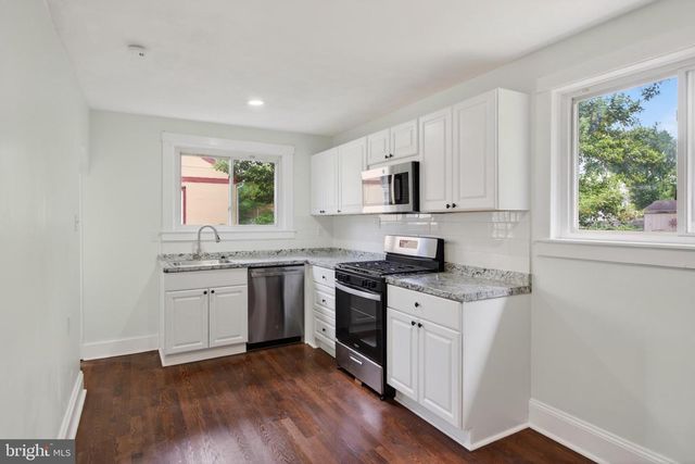 22 W 4TH AVE, Runnemede, NJ 08078