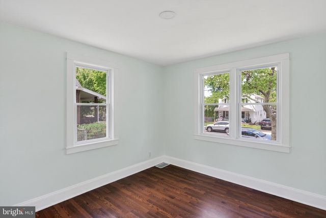 22 W 4TH AVE, Runnemede, NJ 08078