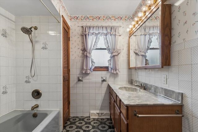 1706 Avalon Avenue, Joliet, IL 60435