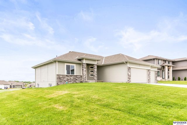 12630 Schirra Street, Papillion, NE 68046