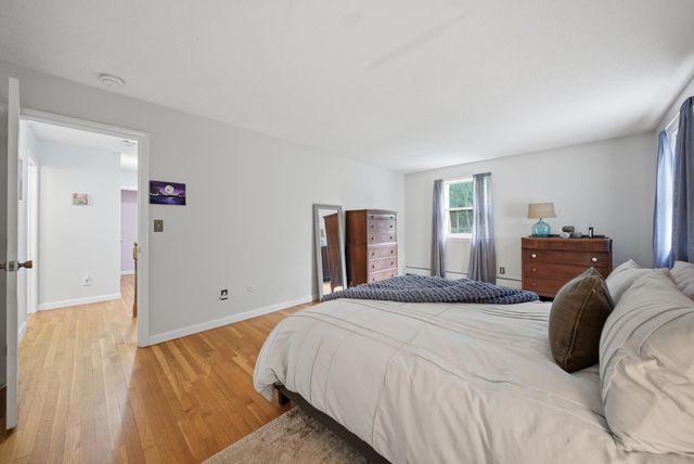 47 Beaver Lane, Bedford, NH 03110