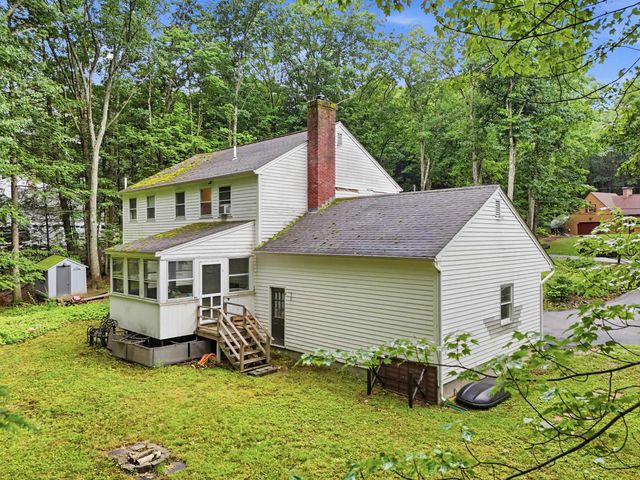 47 Beaver Lane, Bedford, NH 03110