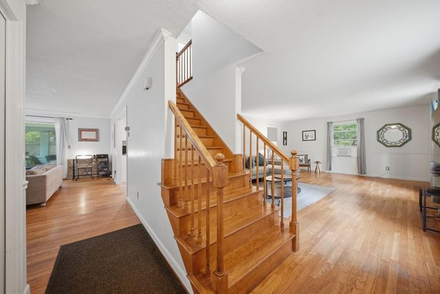 47 Beaver Lane, Bedford, NH 03110