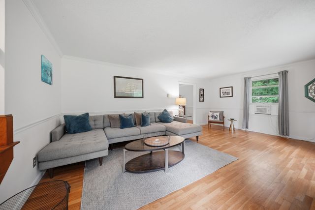 47 Beaver Lane, Bedford, NH 03110