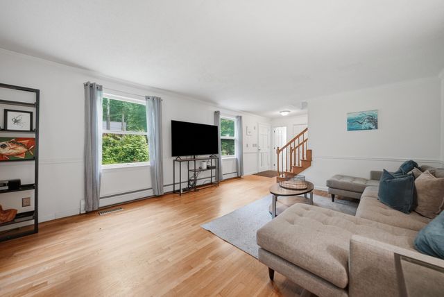 47 Beaver Lane, Bedford, NH 03110