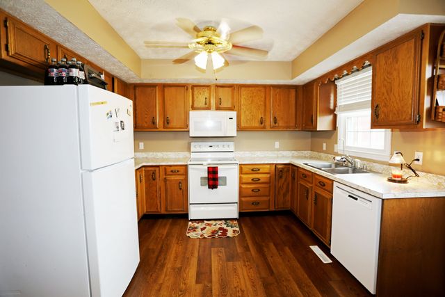 200 Ironwood Drive, Nicholasville, KY 40356