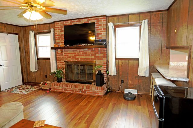 200 Ironwood Drive, Nicholasville, KY 40356