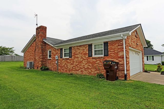 200 Ironwood Drive, Nicholasville, KY 40356