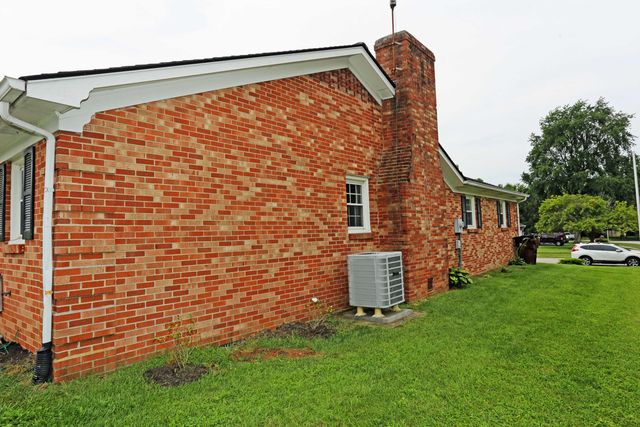 200 Ironwood Drive, Nicholasville, KY 40356