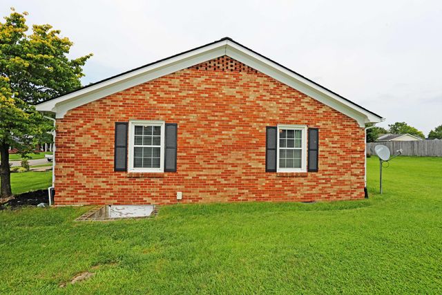 200 Ironwood Drive, Nicholasville, KY 40356