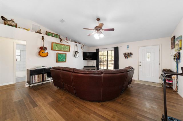 1572 N HIGHWAY 314A, Silver Springs, FL 34488