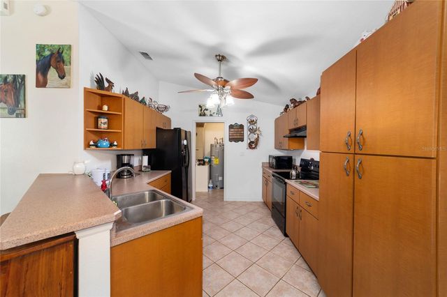 1572 N HIGHWAY 314A, Silver Springs, FL 34488