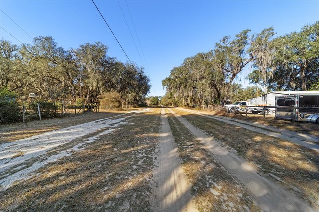 1572 N HIGHWAY 314A, Silver Springs, FL 34488