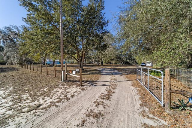 1572 N HIGHWAY 314A, Silver Springs, FL 34488