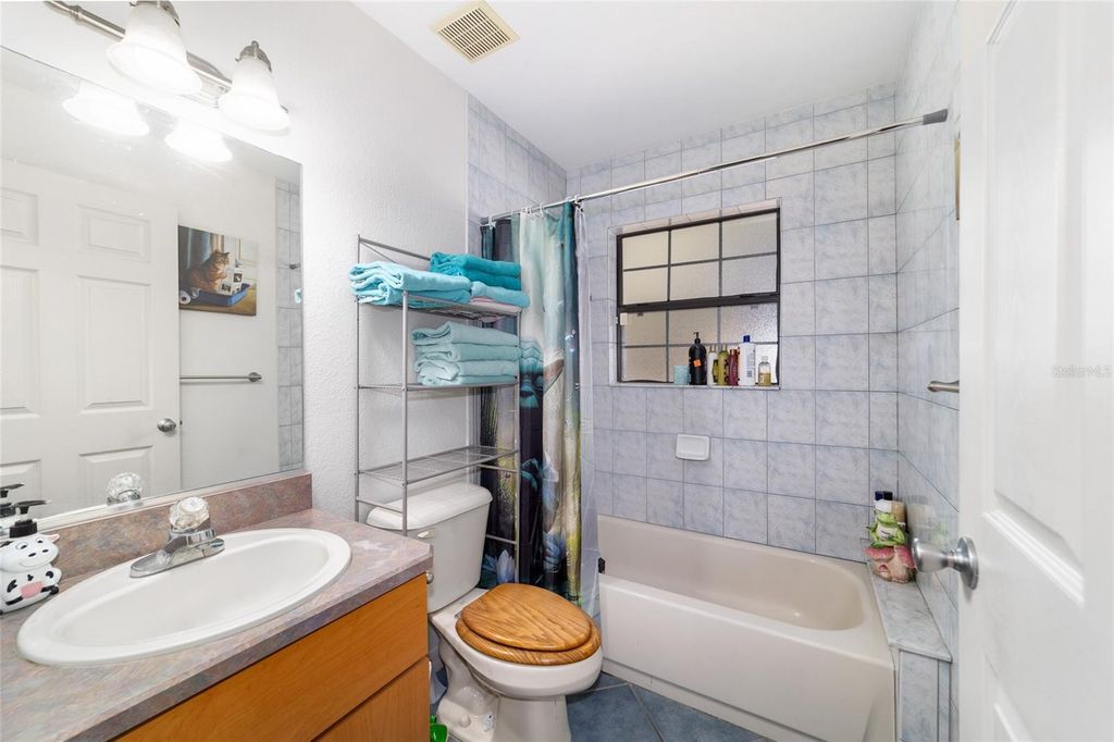 Image 35 of property listing at 1572 N HIGHWAY 314A, Silver Springs, FL 34488