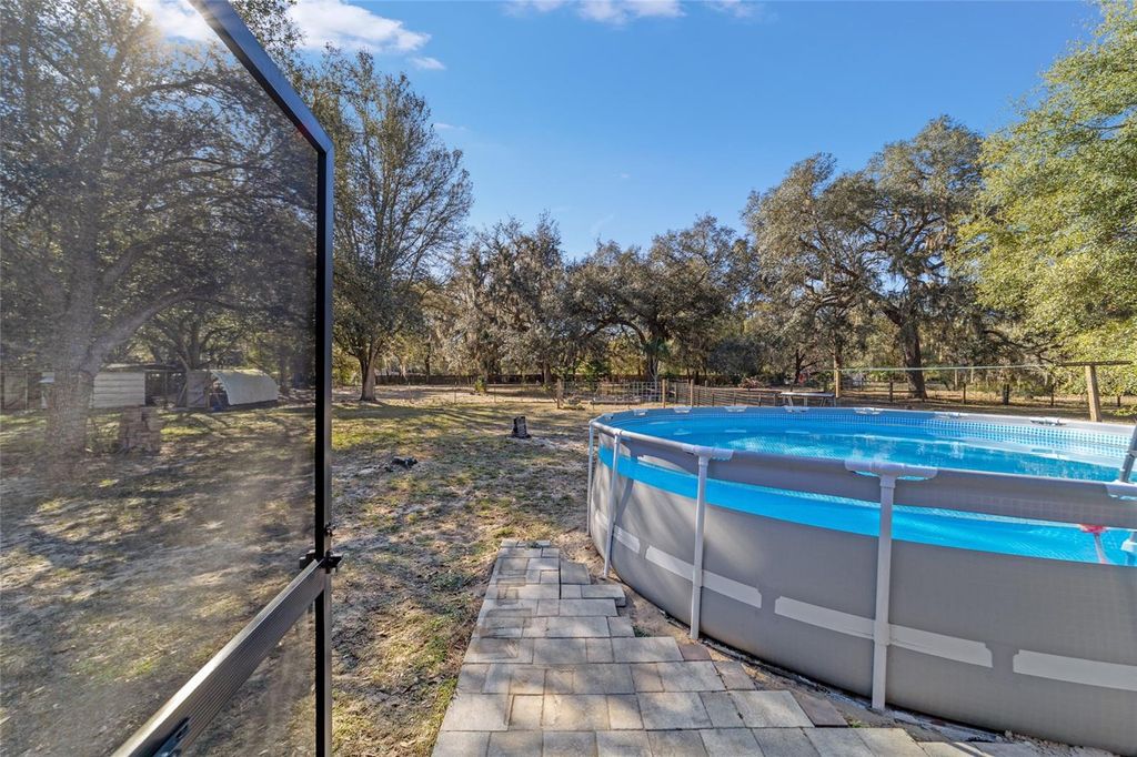 Image 42 of property listing at 1572 N HIGHWAY 314A, Silver Springs, FL 34488