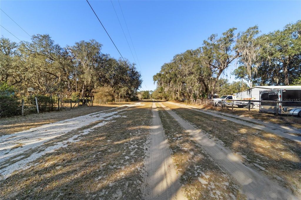 Image 58 of property listing at 1572 N HIGHWAY 314A, Silver Springs, FL 34488