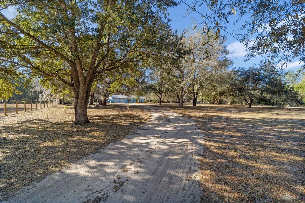 Image 62 of property listing at 1572 N HIGHWAY 314A, Silver Springs, FL 34488