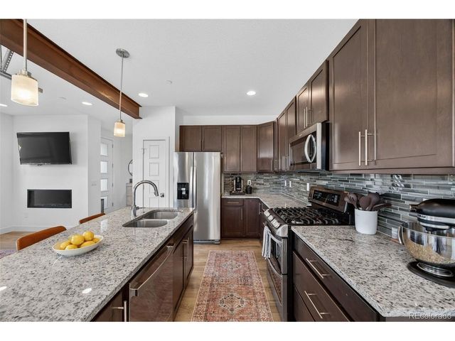 19518 E Sunset Cir, Centennial, CO 80015