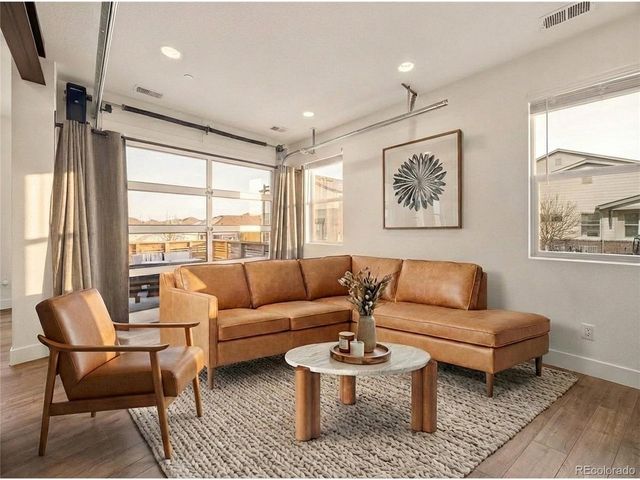 19518 E Sunset Cir, Centennial, CO 80015