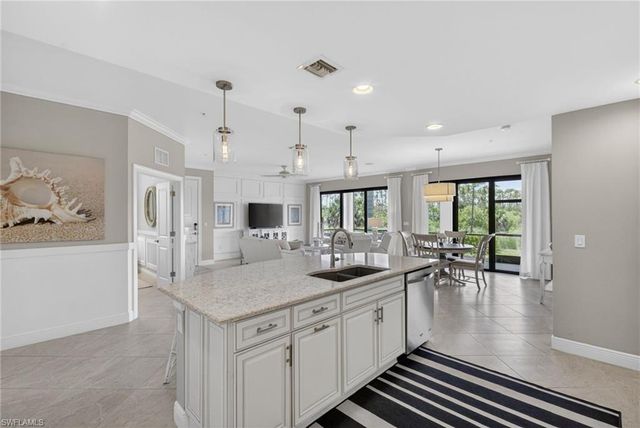 1590 Oceania DR S 1, Naples, FL 34113