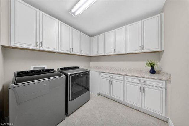 1590 Oceania DR S 1, Naples, FL 34113
