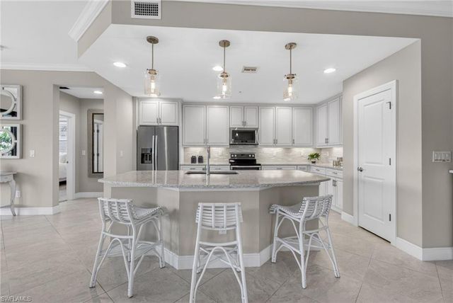 1590 Oceania DR S 1, Naples, FL 34113